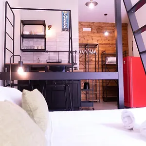  Apartment Tiny Daisy House